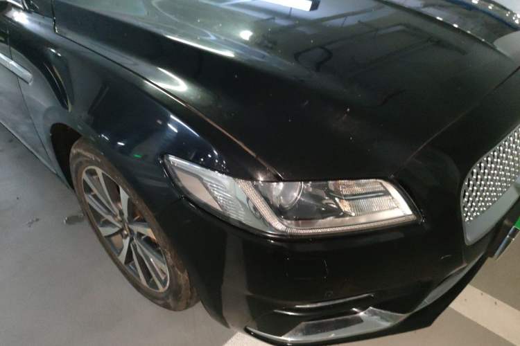 Used Lincoln Continental 2017 2.0T Two-Wheel Drive Deluxe Edition Right Front Headlight