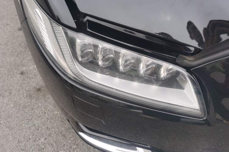 Used Lincoln Continental 2017 3.0T Four-Wheel Drive Prestige Edition Right Front Headlight