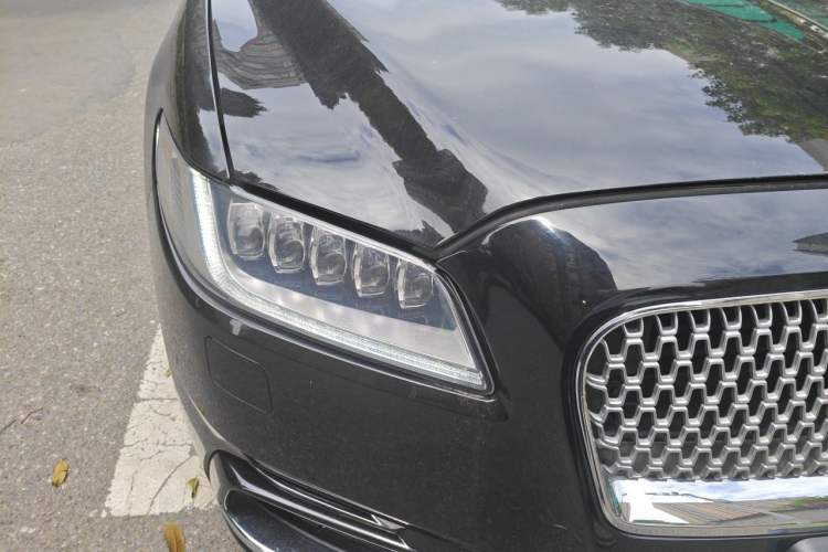 Used Lincoln Continental 2017 3.0T Four-Wheel Drive Prestige Edition Right Front Headlight