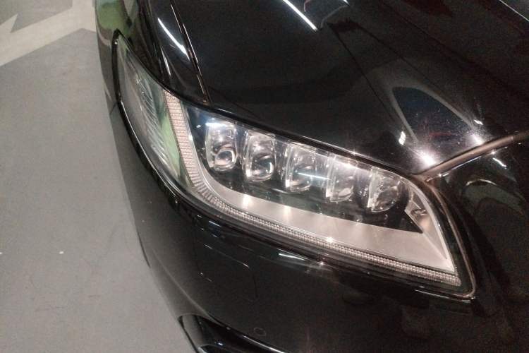Used Lincoln Continental 2017 3.0T Four-Wheel Drive Presidential Edition Right Front Headlight