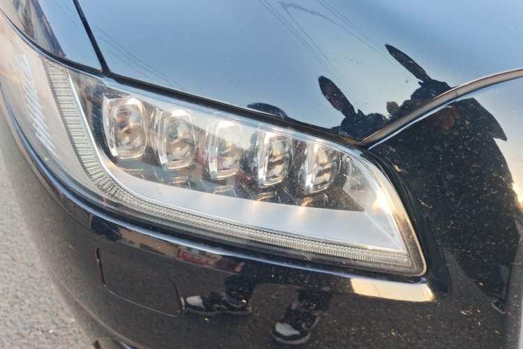 Used Lincoln Continental 2017 2.0T Two-Wheel-Drive Luxury Edition Right Front Headlight