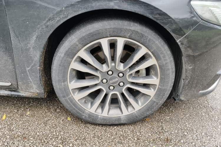 Used Lincoln Continental 2017 3.0T Four-Wheel Drive Prestige Edition Right Front Wheel Hub