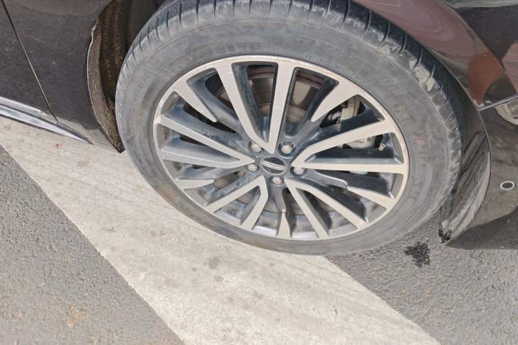 Used Lincoln Continental 2017 2.0T Two-Wheel Drive Prestige Edition Right Front Wheel Hub