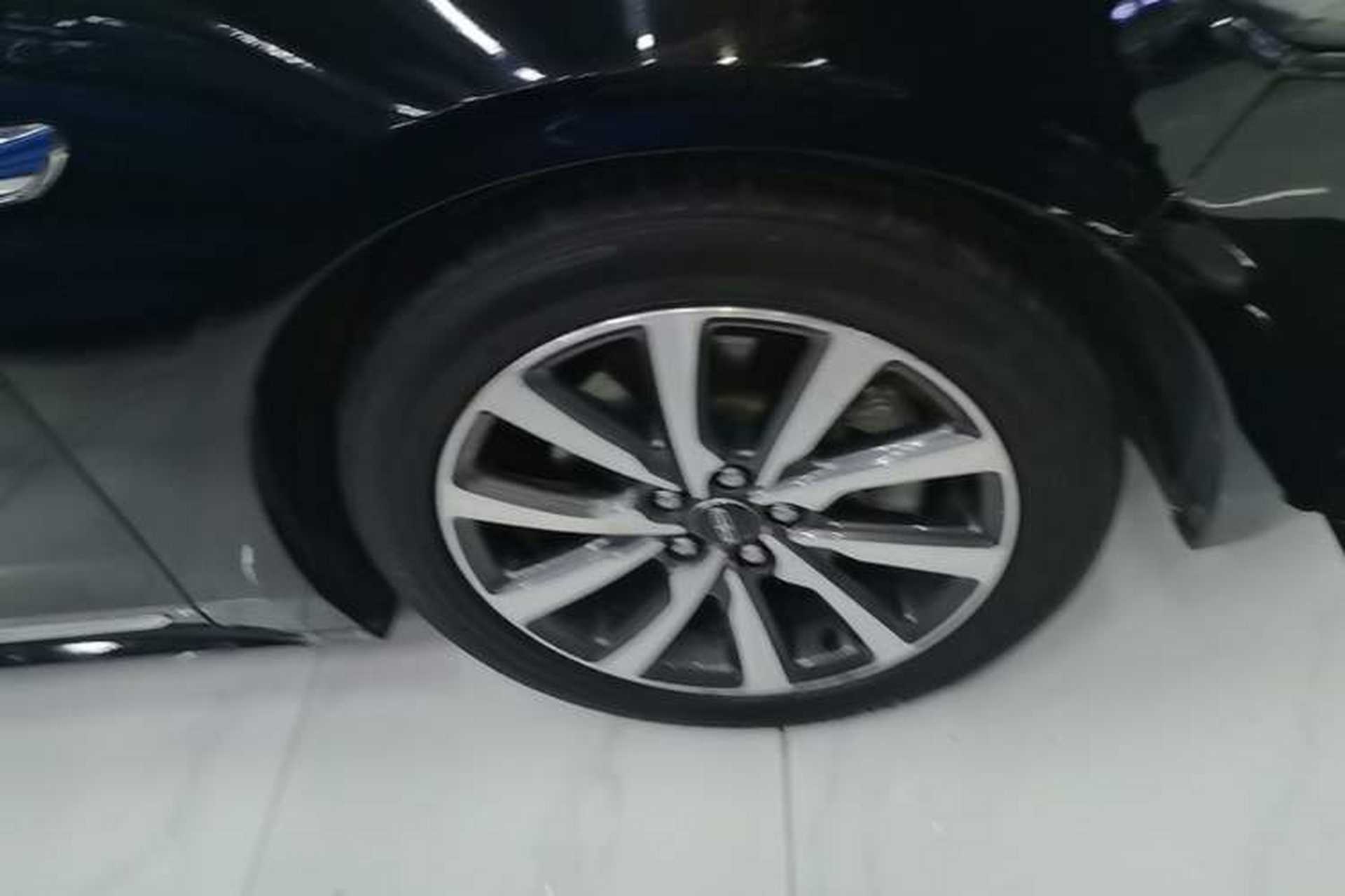 Used Lincoln Continental 2017 2.0T Two-Wheel Drive Deluxe Edition Right Front Wheel Hub