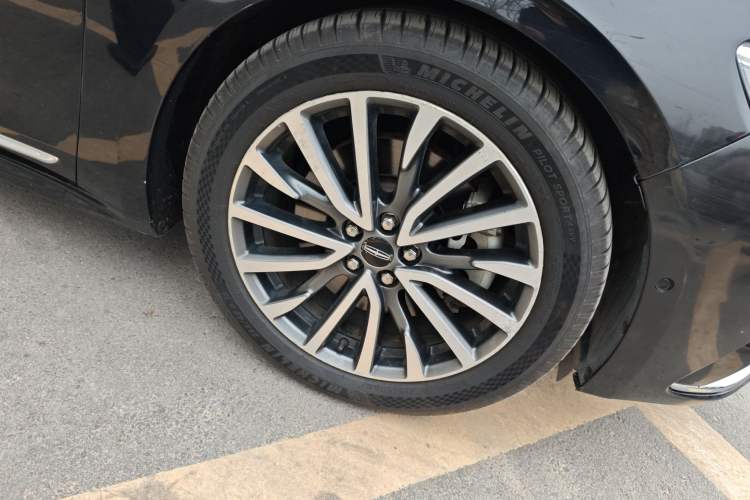 Used Lincoln Continental 2017 2.0T Two-Wheel Drive Prestige Edition Right Front Wheel Hub