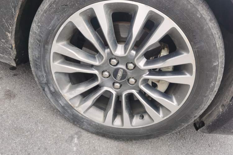 Used Lincoln Continental 2017 3.0T Four-Wheel Drive Prestige Edition Right Front Wheel Hub