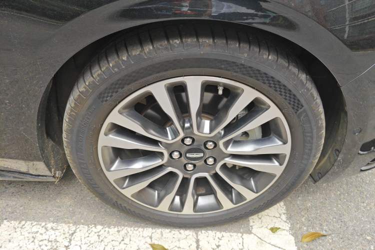 Used Lincoln Continental 2017 3.0T Four-Wheel Drive Prestige Edition Right Front Wheel Hub