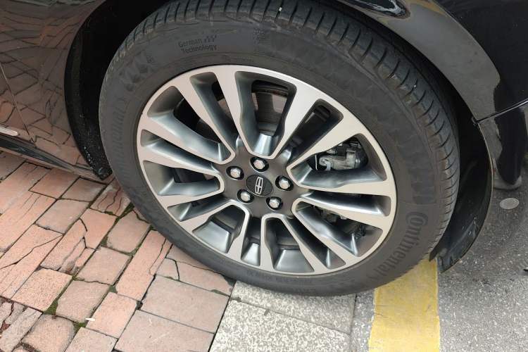 Used Lincoln Continental 2017 3.0T Four-Wheel Drive Prestige Edition Right Front Wheel Hub