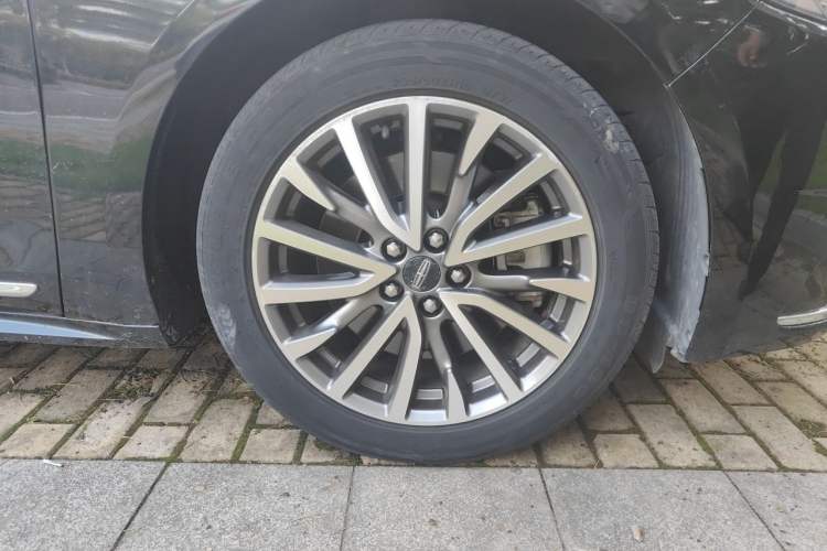 Used Lincoln Continental 2017 2.0T Two-Wheel-Drive Luxury Edition Right Front Wheel Hub
