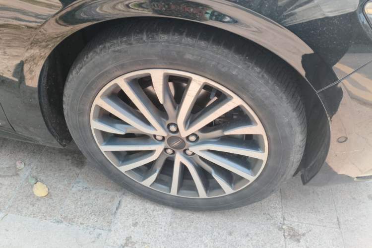 Used Lincoln Continental 2017 2.0T Two-Wheel Drive Prestige Edition Right Front Wheel Hub