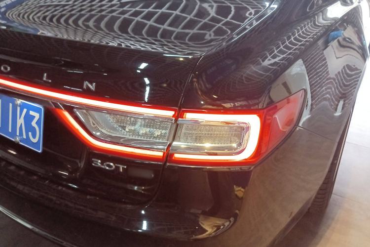 Used Lincoln Continental 2017 3.0T Four-Wheel Drive Prestige Edition Right Rear Taillight