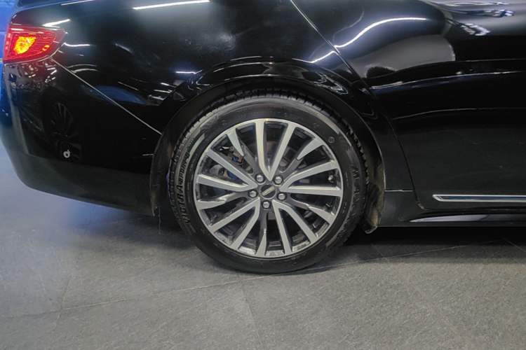Used Lincoln Continental 2017 2.0T Two-Wheel Drive Prestige Edition Right Rear Wheel Hub