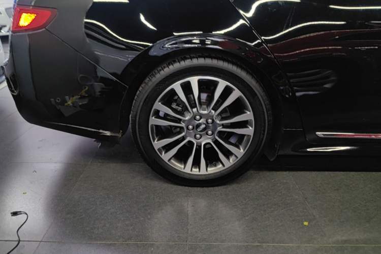 Used Lincoln Continental 2017 3.0T Four-Wheel Drive Prestige Edition Right Rear Wheel Hub