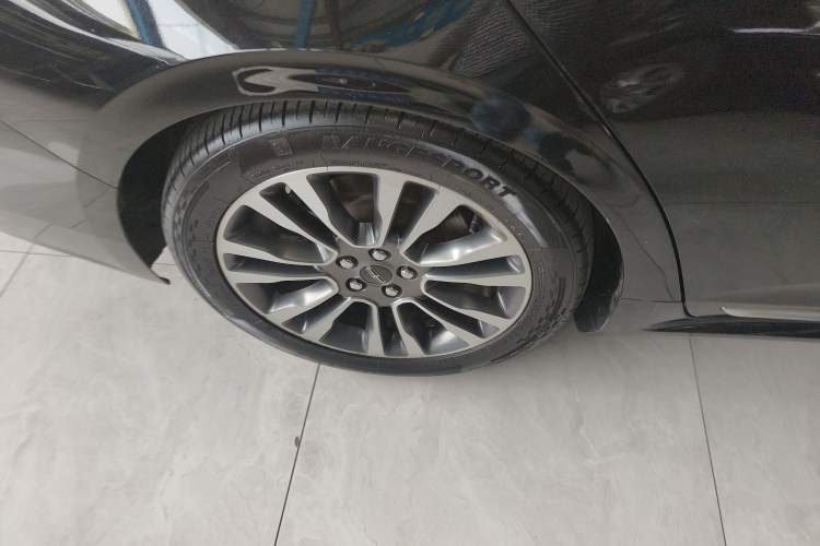 Used Lincoln Continental 2017 3.0T Four-Wheel Drive Prestige Edition Right Rear Wheel Hub