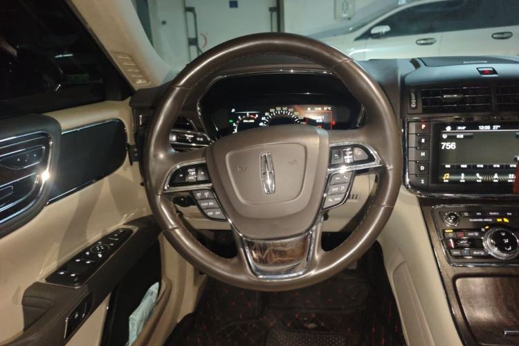 Used Lincoln Continental 2017 2.0T Two-Wheel Drive Deluxe Edition Steering Wheel