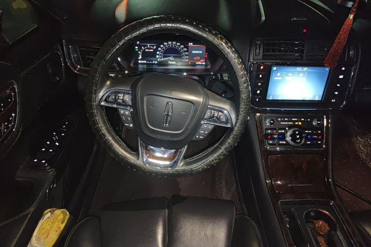 Used Lincoln Continental 2017 2.0T Two-Wheel Drive Prestige Edition Steering Wheel