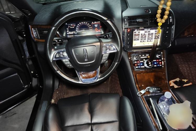 Used Lincoln Continental 2017 2.0T Two-Wheel-Drive Luxury Edition Steering Wheel
