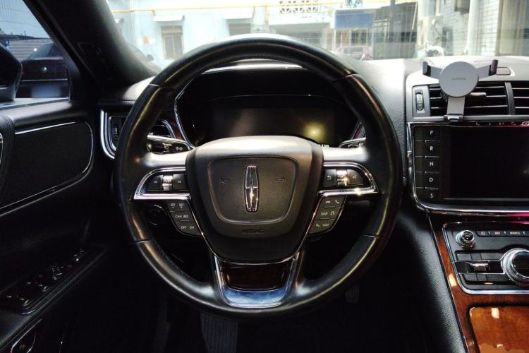 Used Lincoln Continental 2017 2.0T Two-Wheel Drive Deluxe Edition Steering Wheel