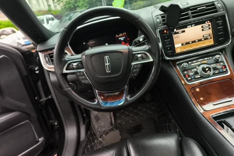 Used Lincoln Continental 2017 2.0T Two-Wheel Drive Deluxe Edition Steering Wheel