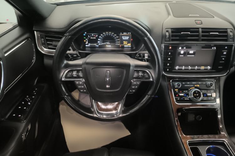 Used Lincoln Continental 2017 2.0T Two-Wheel-Drive Luxury Edition Steering Wheel