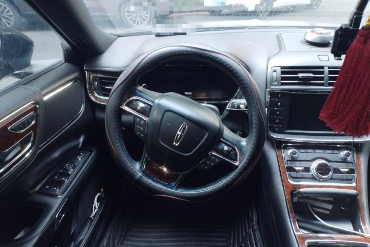 Used Lincoln Continental 2017 2.0T Two-Wheel Drive Deluxe Edition Steering Wheel