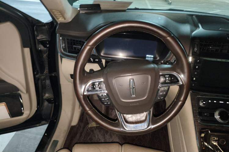 Used Lincoln Continental 2017 2.0T Two-Wheel Drive Deluxe Edition Steering Wheel