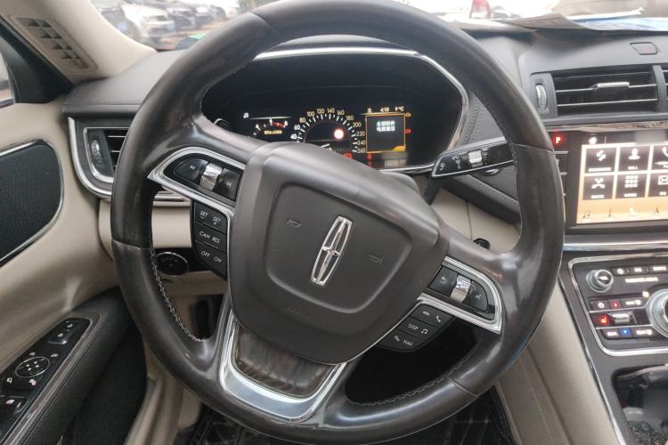Used Lincoln Continental 2017 2.0T Two-Wheel Drive Deluxe Edition Steering Wheel