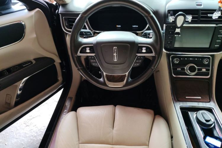 Used Lincoln Continental 2017 2.0T Two-Wheel Drive Deluxe Edition Steering Wheel