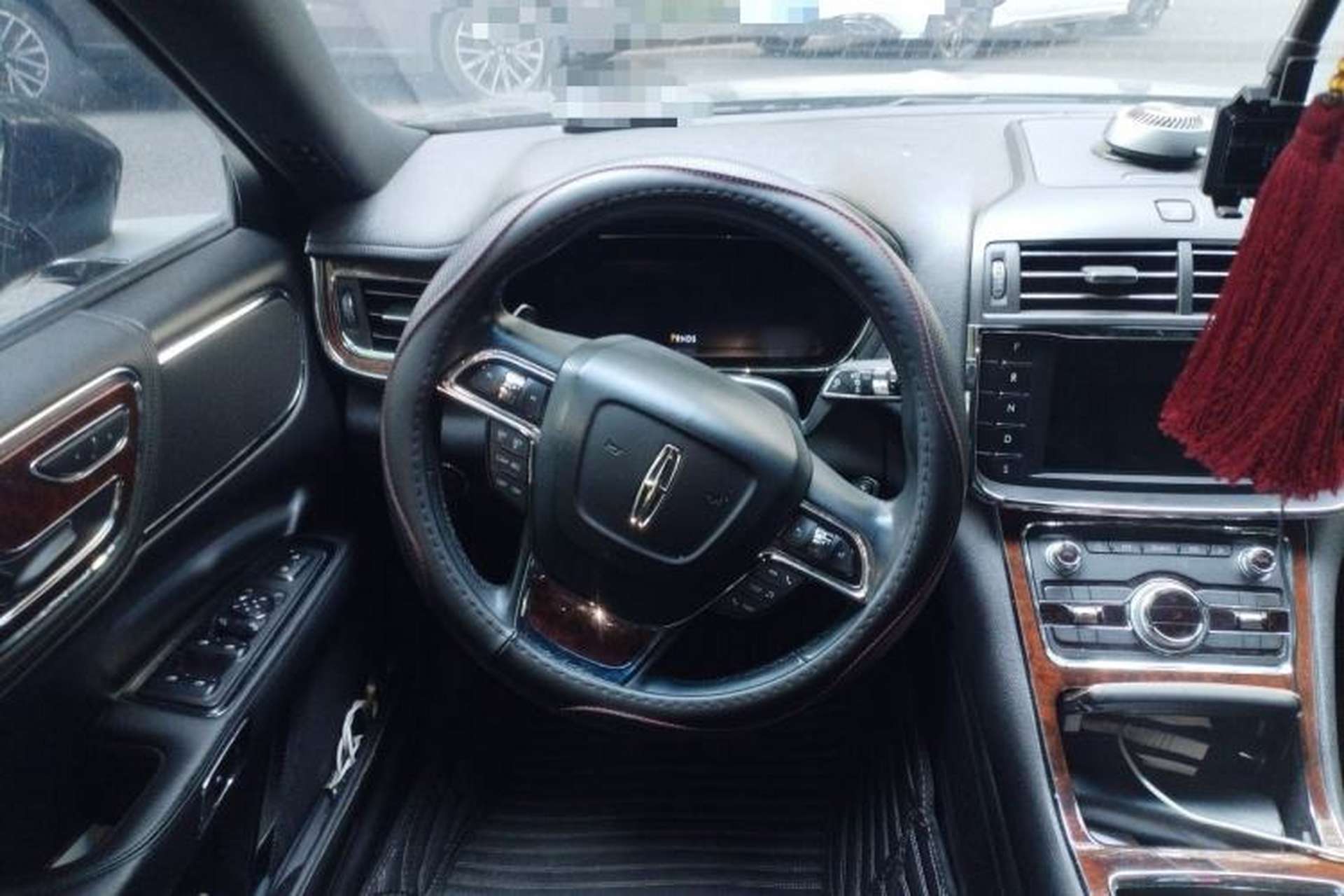 Used Lincoln Continental 2017 2.0T Two-Wheel Drive Deluxe Edition Steering Wheel