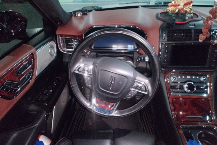Used Lincoln Continental 2017 3.0T Four-Wheel Drive Presidential Edition Steering Wheel