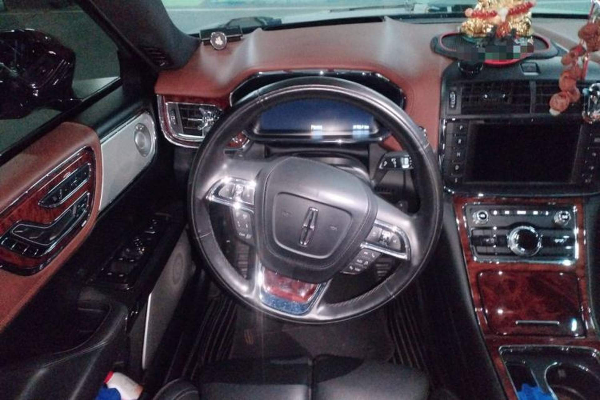 Used Lincoln Continental 2017 3.0T Four-Wheel Drive Presidential Edition Steering Wheel