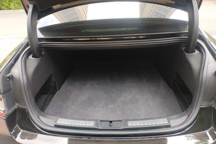 Used Lincoln Continental 2017 2.0T Two-Wheel-Drive Luxury Edition Trunk