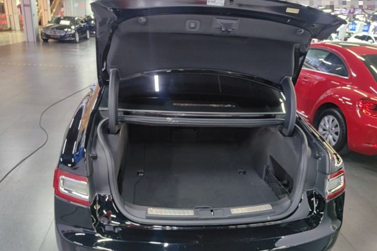 Used Lincoln Continental 2017 3.0T Four-Wheel Drive Prestige Edition Trunk