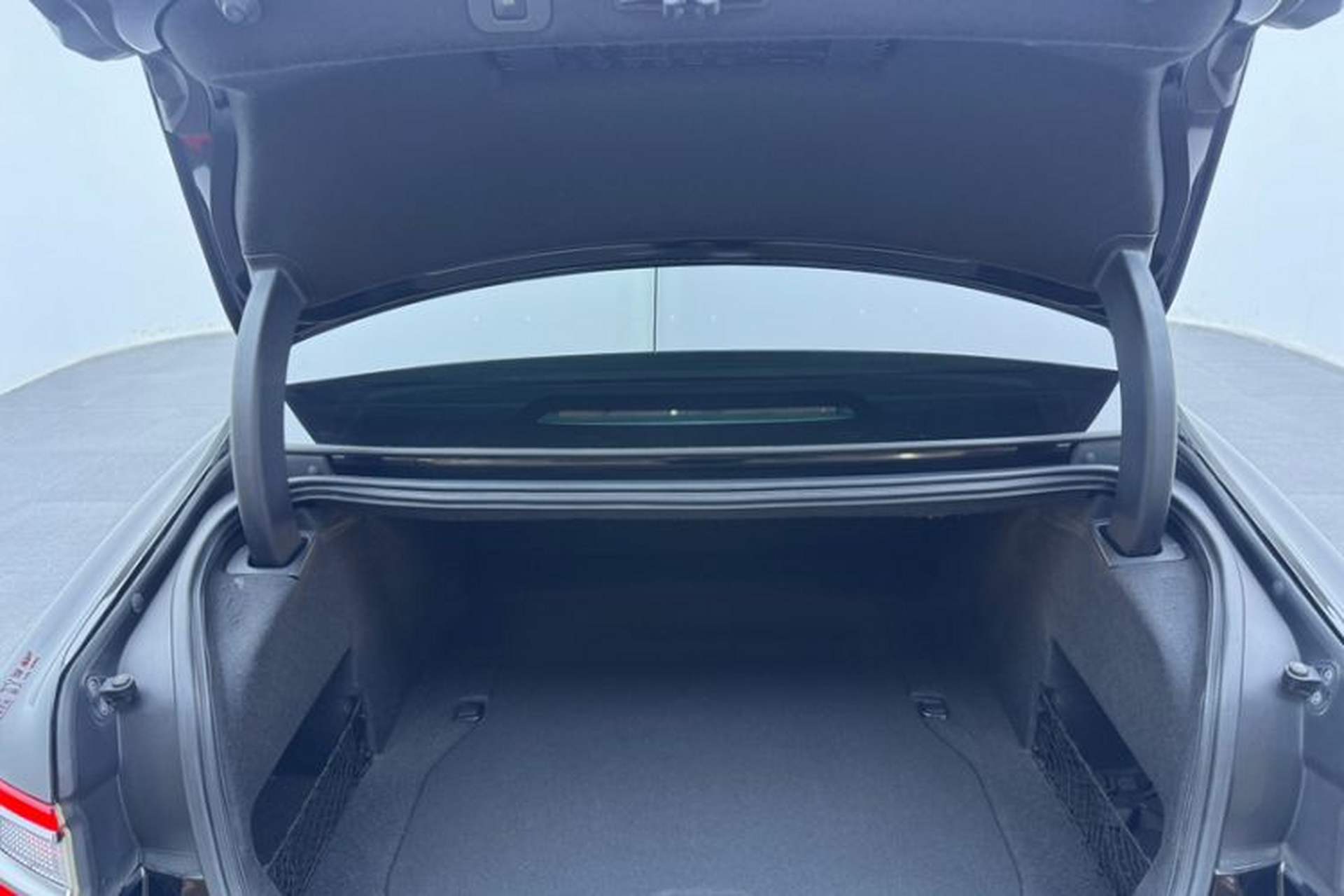 Used Lincoln Continental 2017 2.0T Two-Wheel Drive Deluxe Edition Trunk