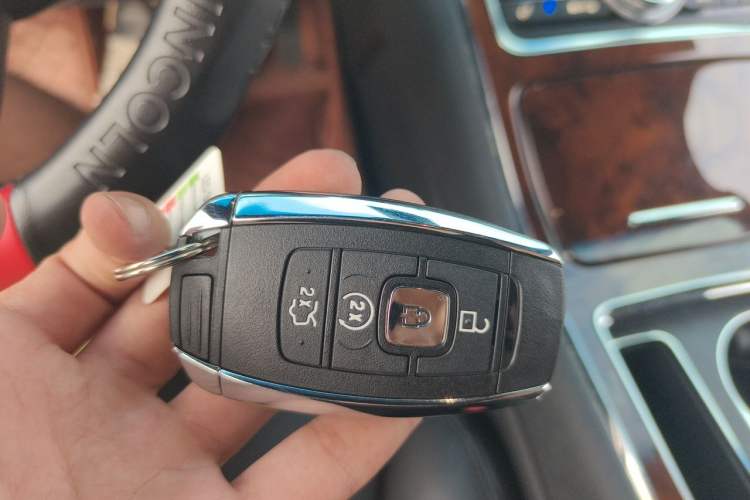 Used Lincoln Continental 2017 2.0T Two-Wheel Drive Prestige Edition Vehicle Key