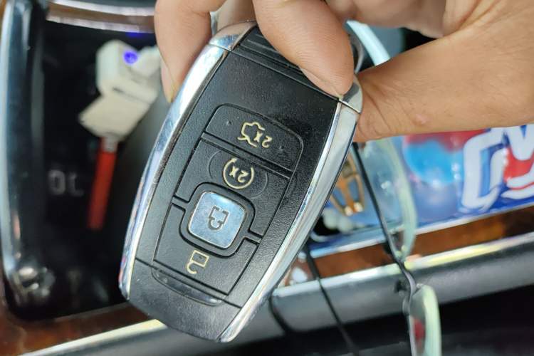 Used Lincoln Continental 2017 2.0T Two-Wheel Drive Deluxe Edition Vehicle Key