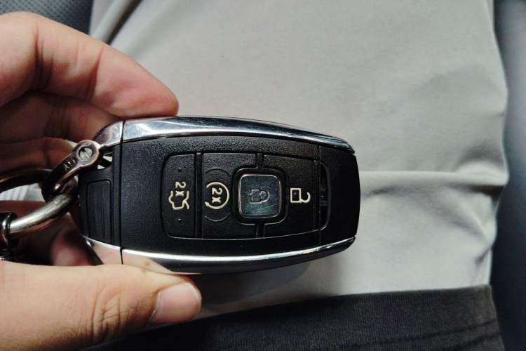 Used Lincoln Continental 2017 2.0T Two-Wheel Drive Deluxe Edition Vehicle Key