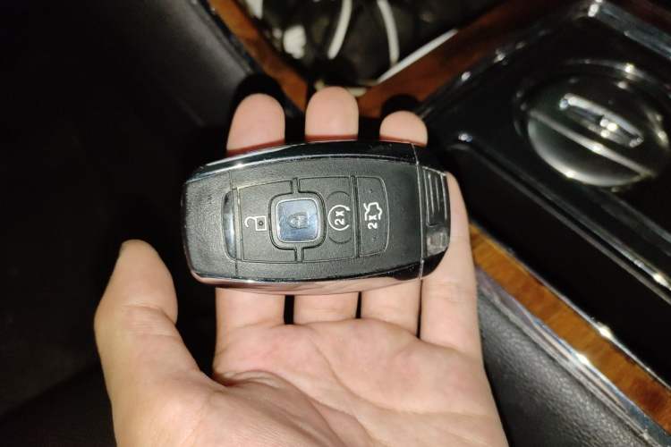 Used Lincoln Continental 2017 2.0T Two-Wheel Drive Deluxe Edition Vehicle Key