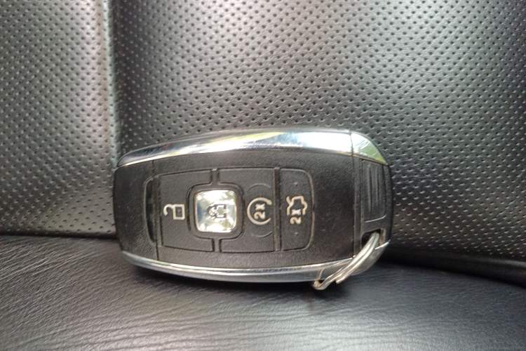Used Lincoln Continental 2017 2.0T Two-Wheel Drive Prestige Edition Vehicle Key