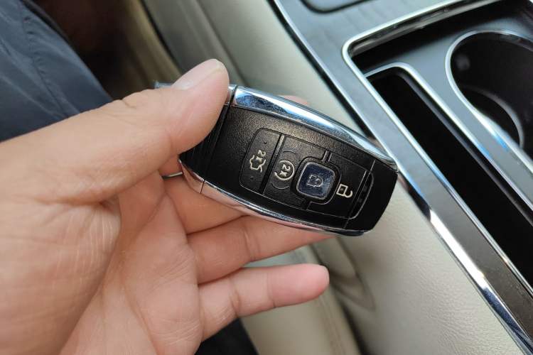 Used Lincoln Continental 2017 2.0T Two-Wheel Drive Prestige Edition Vehicle Key