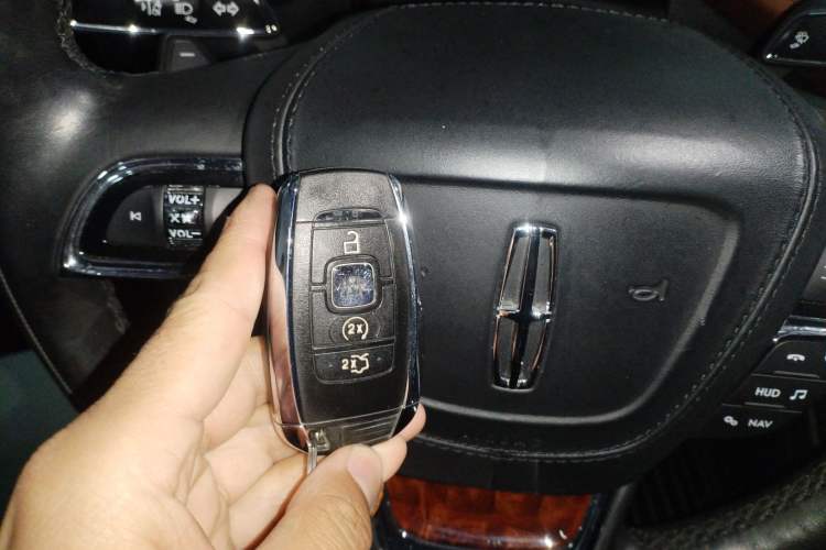 Used Lincoln Continental 2017 3.0T Four-Wheel Drive Presidential Edition Vehicle Key