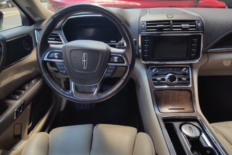 Used Lincoln Continental 2017 3.0T Four-Wheel Drive Prestige Edition Center Console