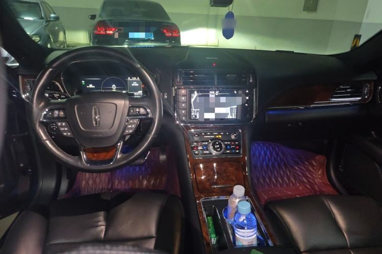 Used Lincoln Continental 2017 2.0T Two-Wheel-Drive Luxury Edition Center Console