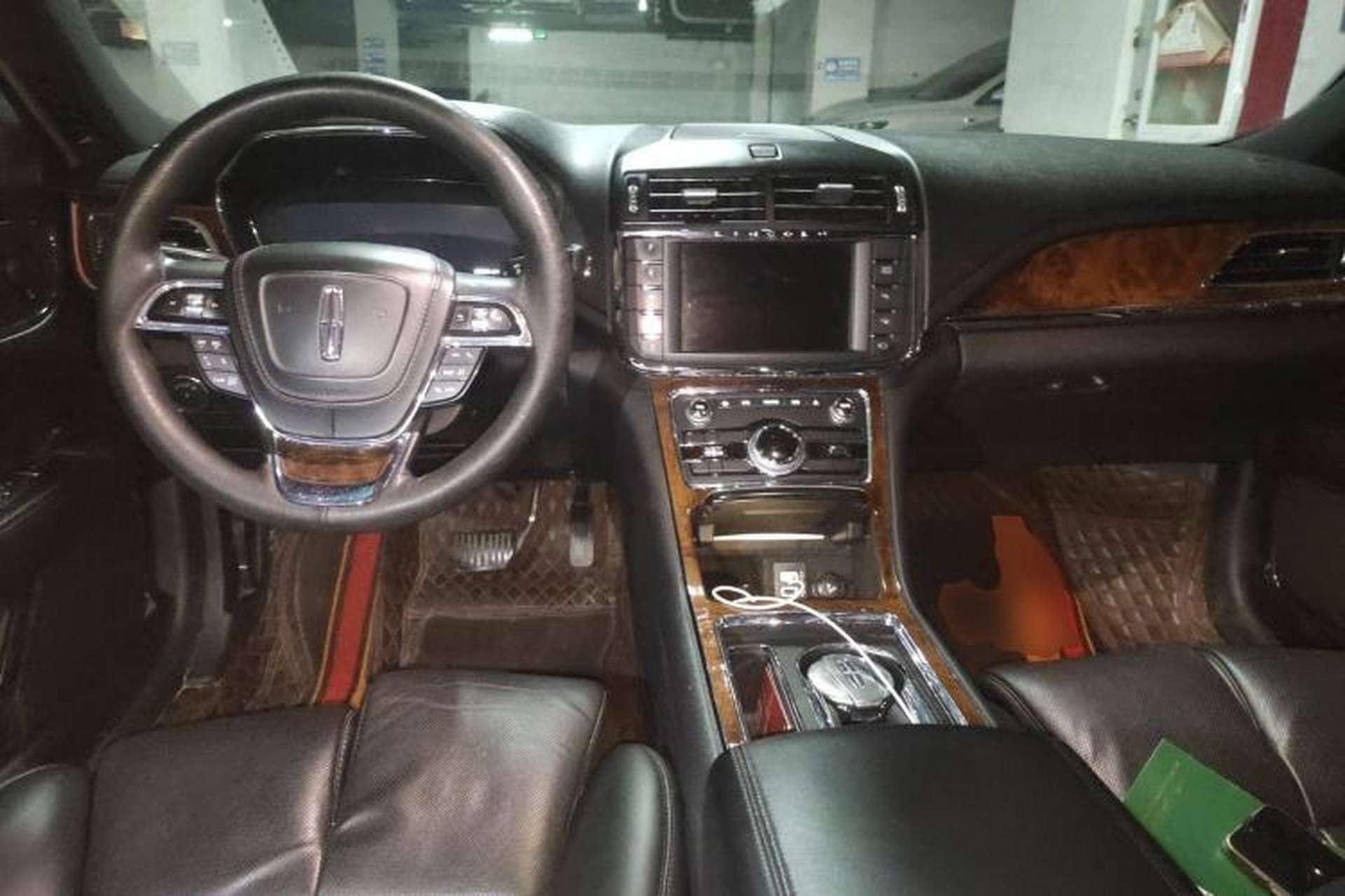Used Lincoln Continental 2017 3.0T Four-Wheel Drive Prestige Edition Center Console