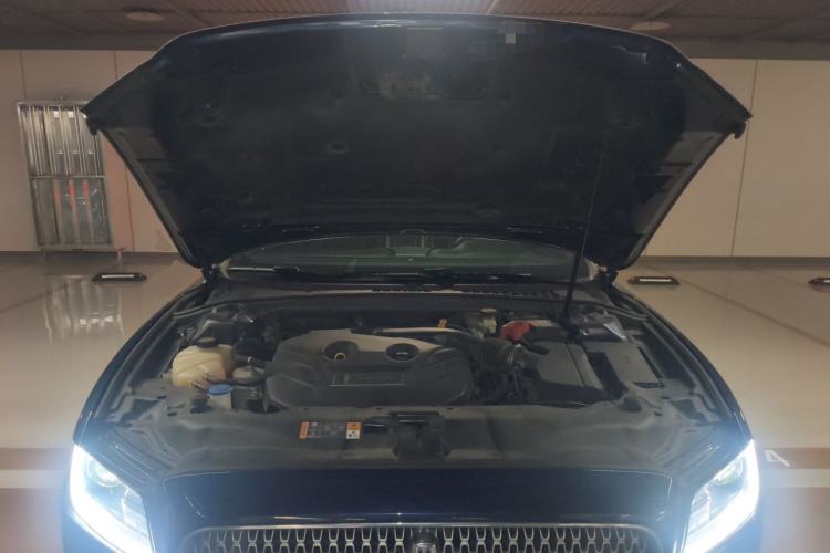 Used Lincoln Continental 2017 2.0T Two-Wheel Drive Deluxe Edition Engine Bay