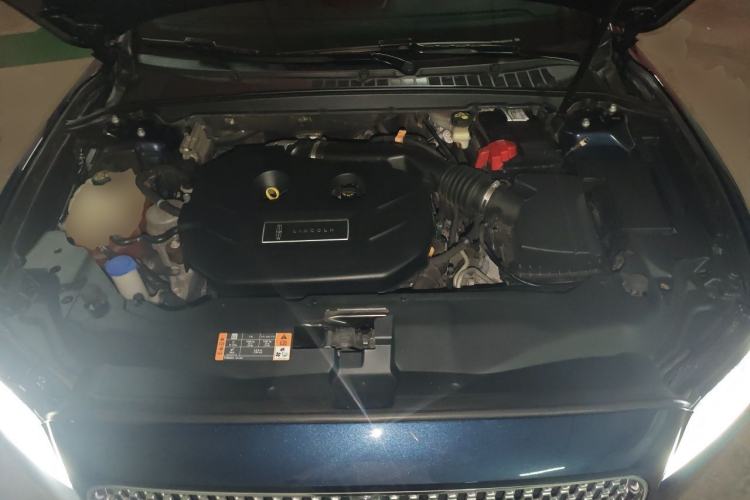 Used Lincoln Continental 2017 2.0T Two-Wheel-Drive Luxury Edition Engine Bay