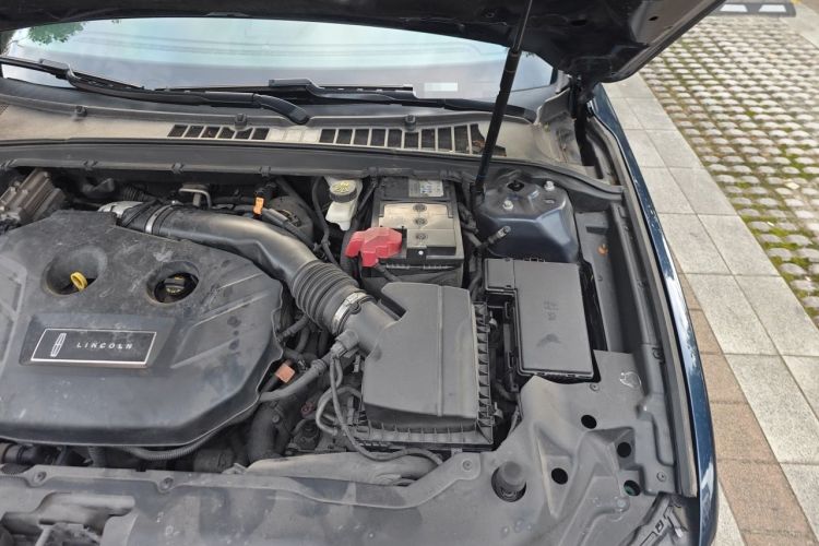 Used Lincoln Continental 2017 2.0T Two-Wheel-Drive Luxury Edition Engine Bay Left