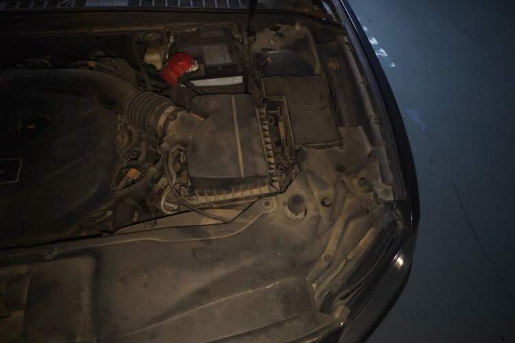 Used Lincoln Continental 2017 2.0T Two-Wheel Drive Deluxe Edition Engine Bay Left