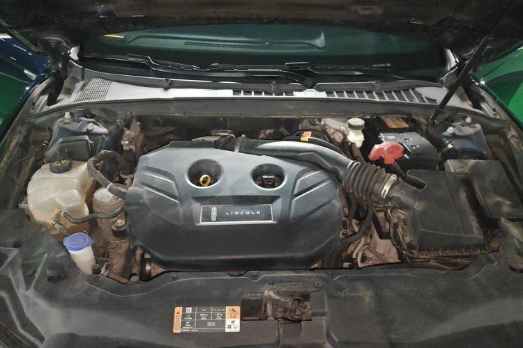 Used Lincoln Continental 2017 2.0T Two-Wheel Drive Prestige Edition Engine Bay