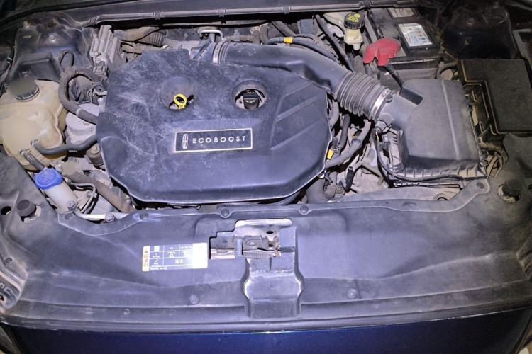 Used Lincoln Continental 2017 2.0T Two-Wheel Drive Deluxe Edition Engine Bay